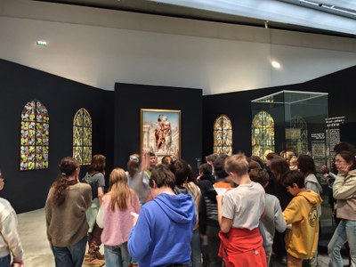 visite-des-5e-au-louvre-lens